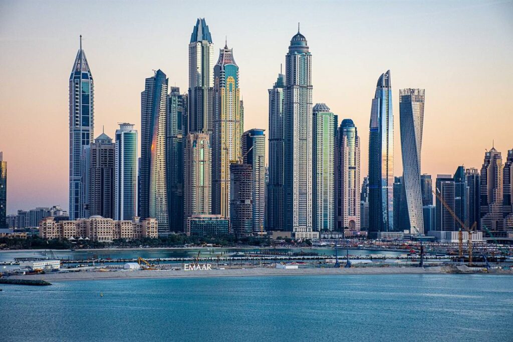5 Best Locations to Invest in Dubai for High ROI
