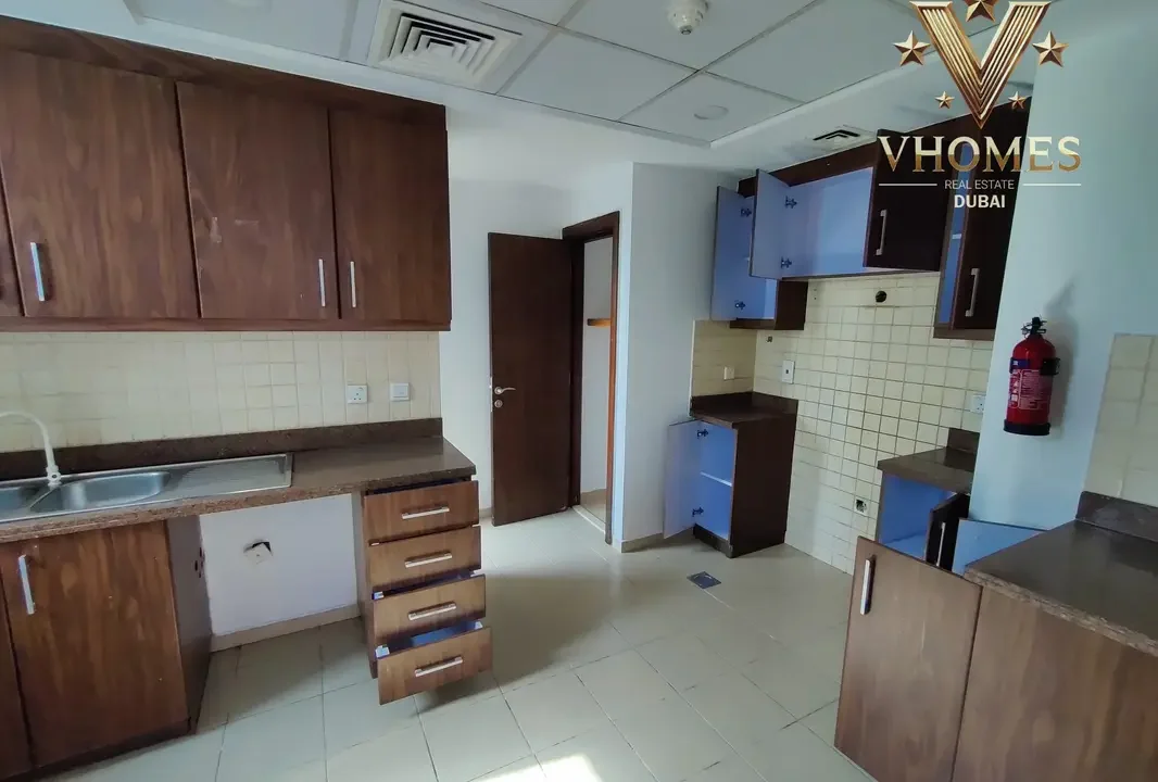 Executive Tower F,16