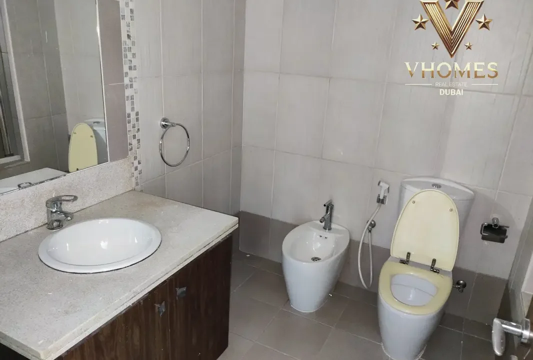 Executive Tower F,22